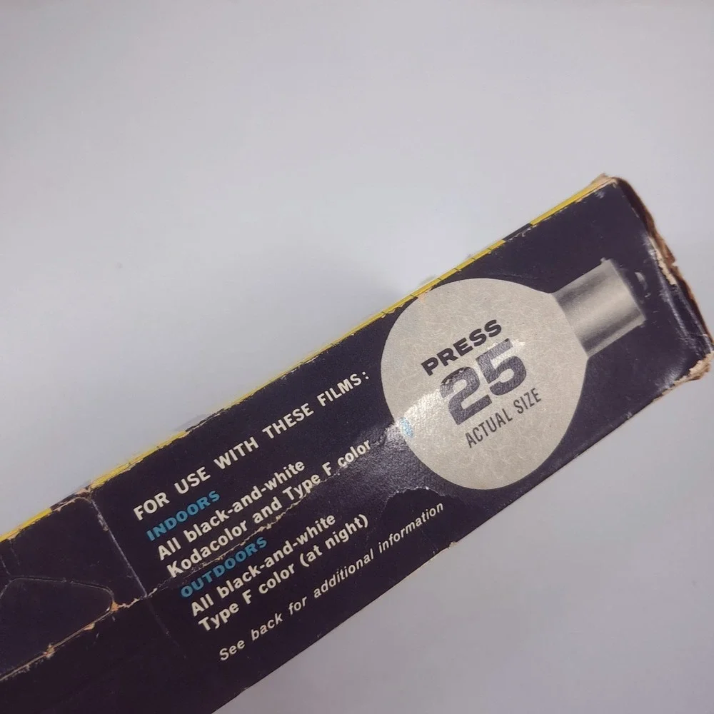 Vintage Sylvania Flashbulbs Blue Dot Press 25 P25 clear camera box set 12